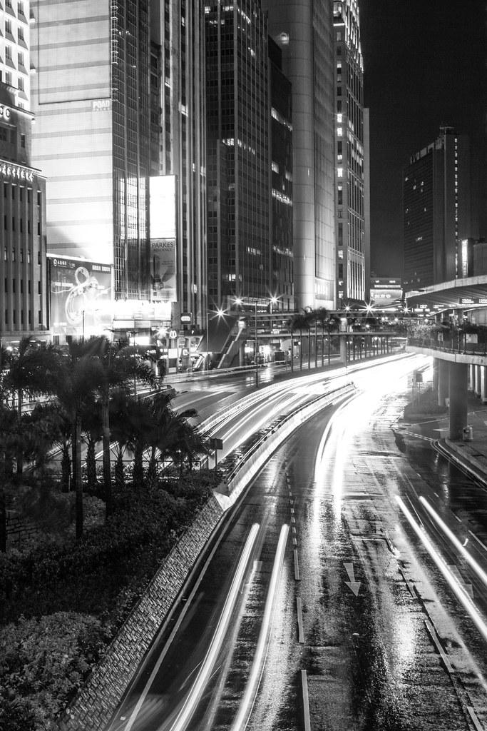 “干諾道中夜間交通 Connaught Road C Nighttime Traffic” / 香港中環人流 Hong Kong Central Human Logistics / SML.20130326.7D.36733.BW